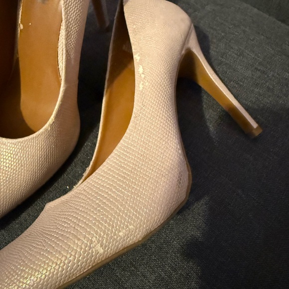 Cosmopolitan Pink Heels - Picture 4 of 10